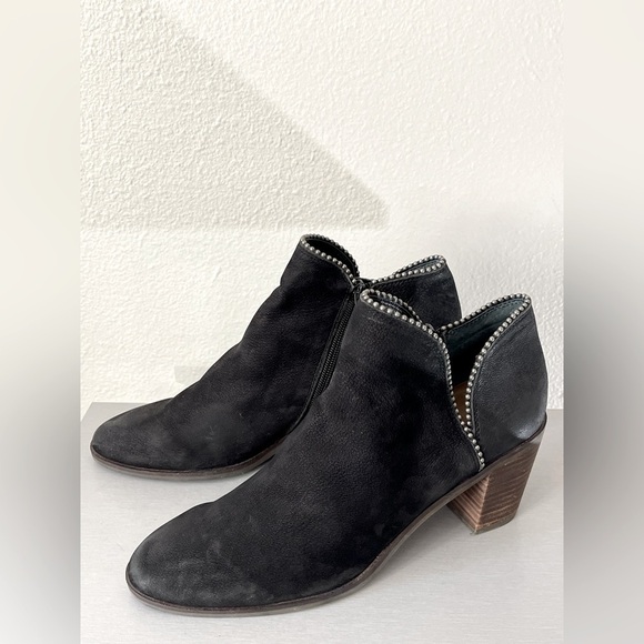 LUCKY BRAND Women’s Pincah2 Black Leather Bootie Size 10M - Picture 1 of 12
